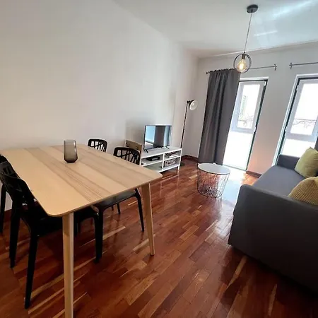 Lejlighed Historic Charm - Prime Location & Parking *