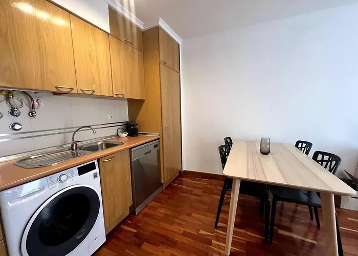 Appartement Historic Charm - Prime Location & Parking