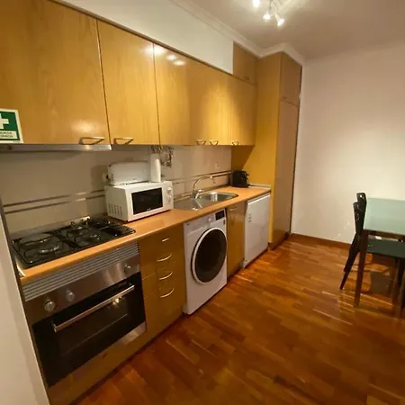 Historic Charm - Prime Location & Parking * Lisbona